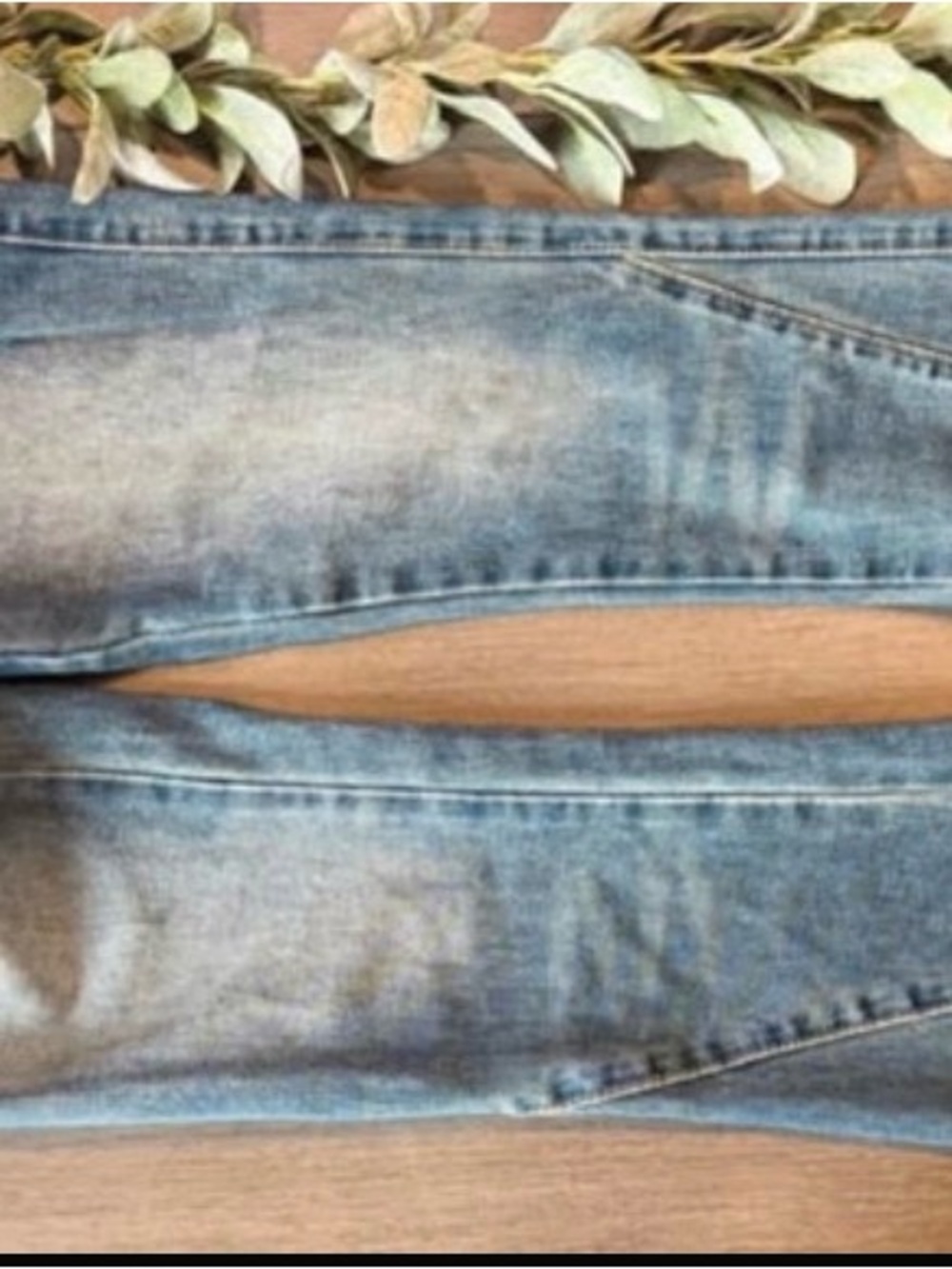 Women's Light Blue Wide Leg Jeans - Casual Flared Denim (more like size 0)